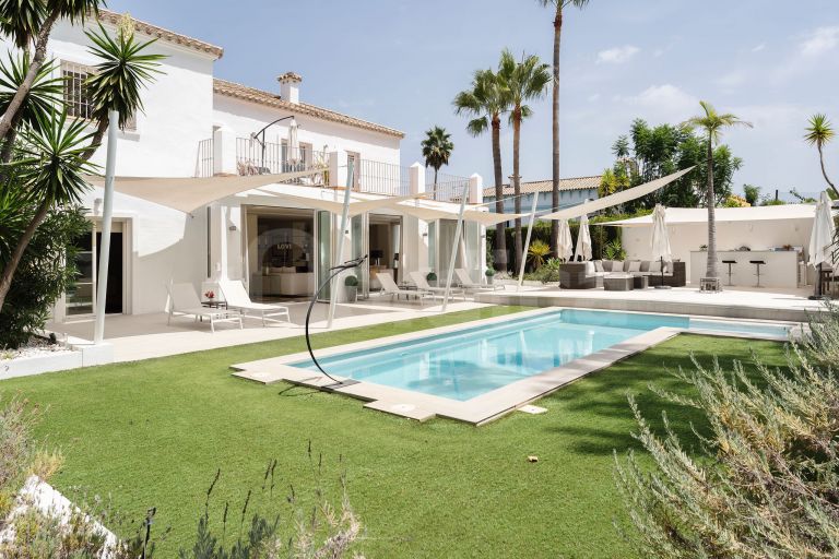 Villa for sale in Guadalmina Alta