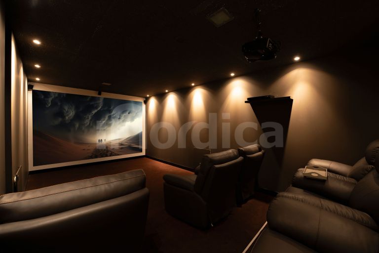 Villa for sale in Guadalmina Alta