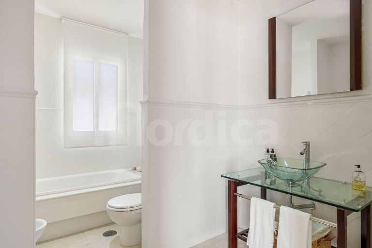 Villa for sale in Guadalmina Alta