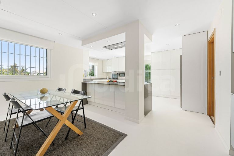 Villa for sale in Guadalmina Alta