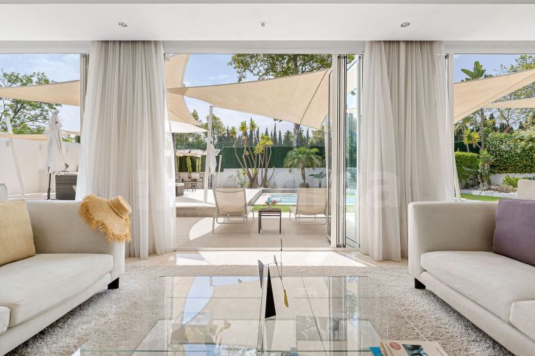 Villa for sale in Guadalmina Alta