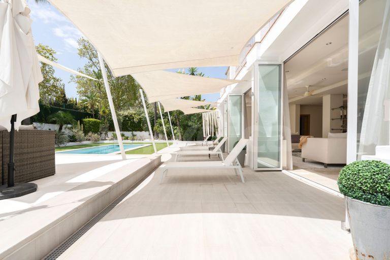 Villa for sale in Guadalmina Alta