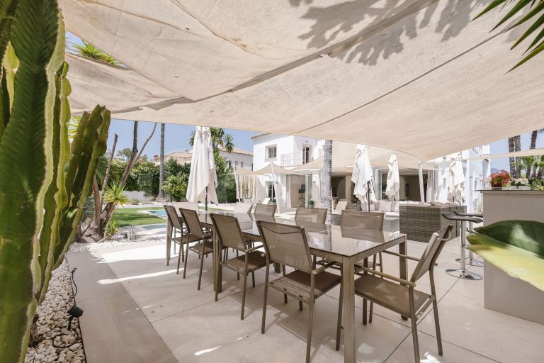 Villa for sale in Guadalmina Alta