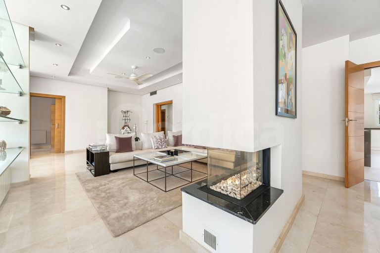 Villa for sale in Guadalmina Alta