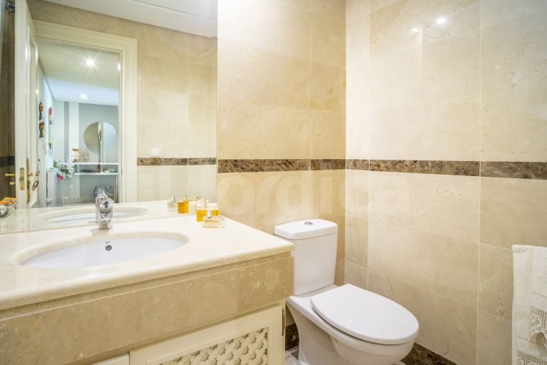 Ground Floor Apartment for sale in Alminar de Marbella