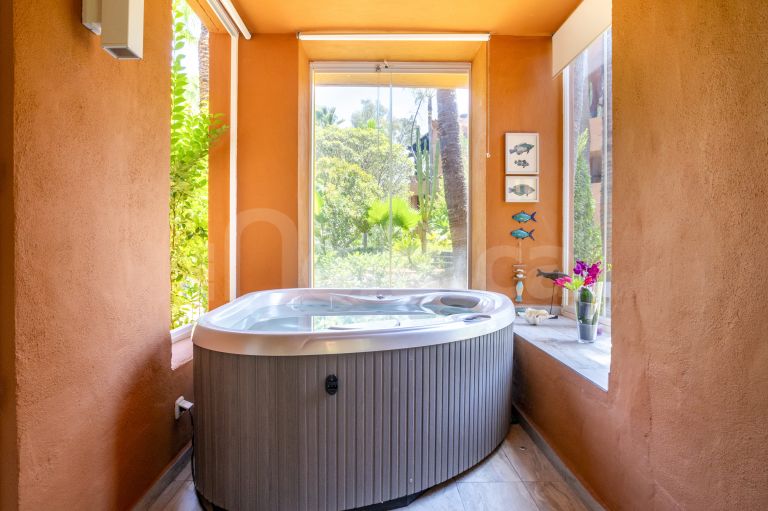 Ground Floor Apartment for sale in Alminar de Marbella