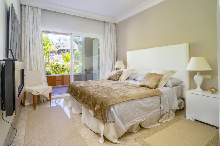 Ground Floor Apartment for sale in Alminar de Marbella