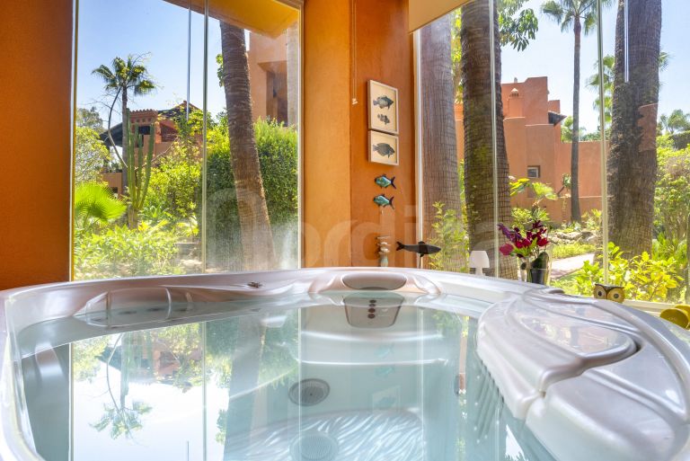 Ground Floor Apartment for sale in Alminar de Marbella