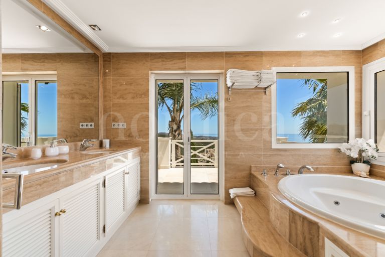 Villa zu verkaufen in Los Altos de los Monteros