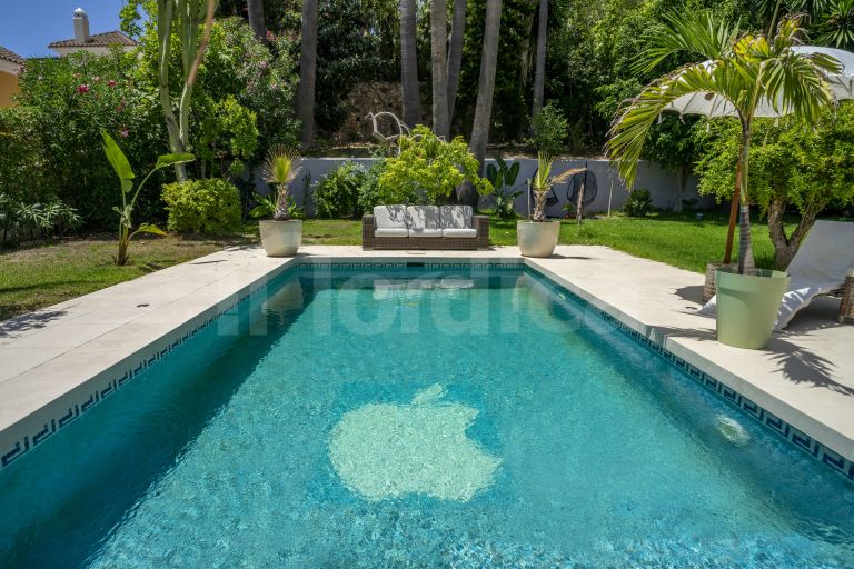 Villa till salu i Los Naranjos Hill Club