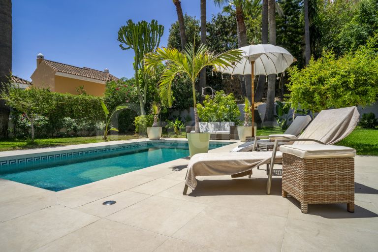 Villa till salu i Los Naranjos Hill Club