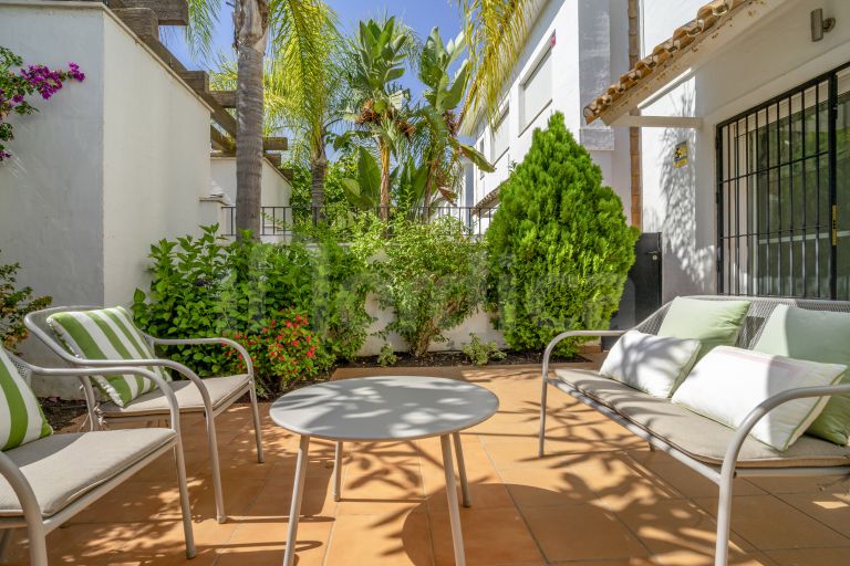 Ground Floor Apartment for sale in Los Naranjos de Marbella