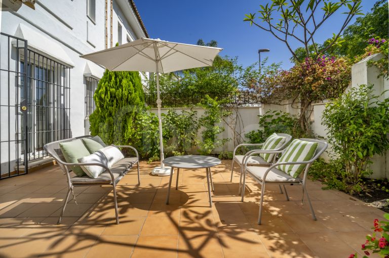 Ground Floor Apartment for sale in Los Naranjos de Marbella