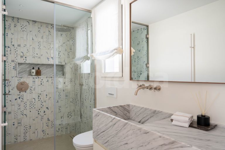 Semi Detached Villa for sale in El Oasis Club