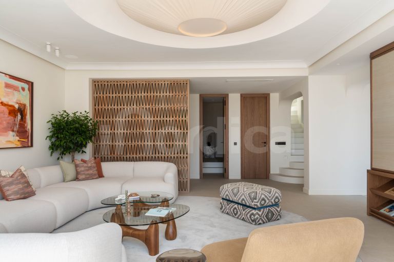 Semi Detached Villa for sale in El Oasis Club