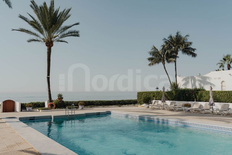 Semi Detached Villa for sale in El Oasis Club