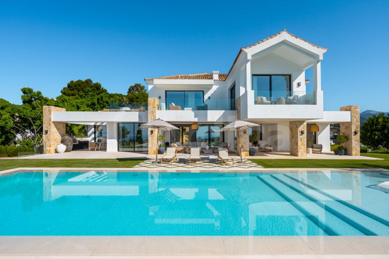 Villa for sale in El Herrojo