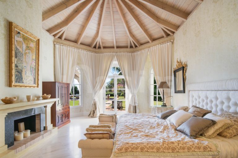 Villa for sale in Altos Reales