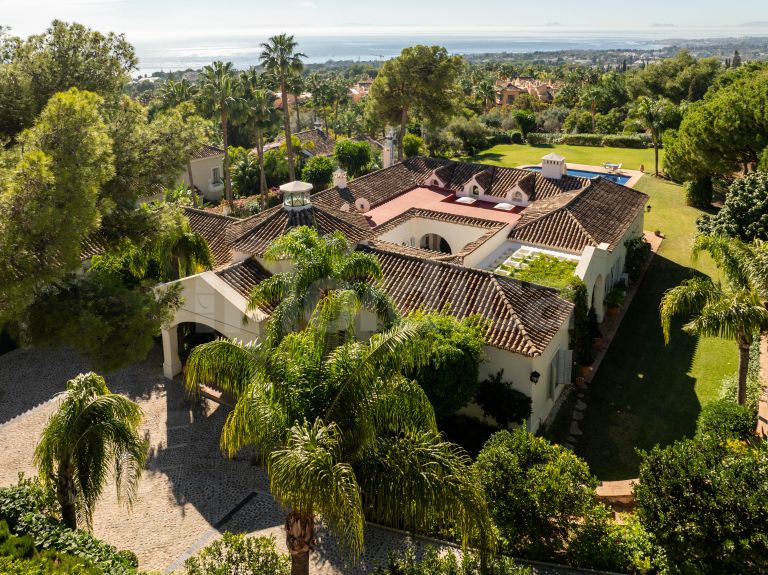 Villa for sale in Altos Reales