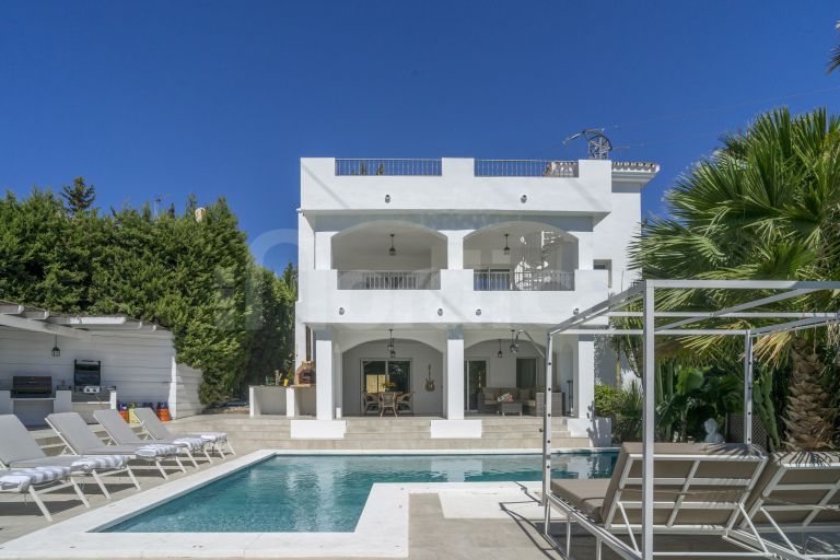 Villa till salu i Nueva Andalucia
