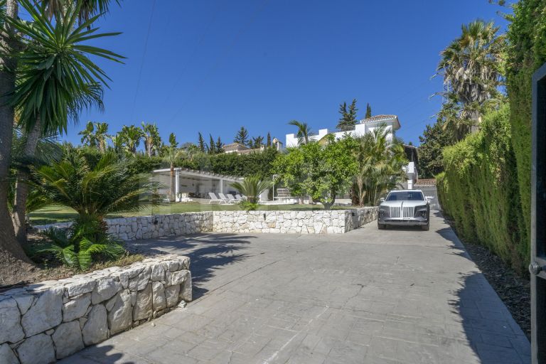 Villa till salu i Nueva Andalucia