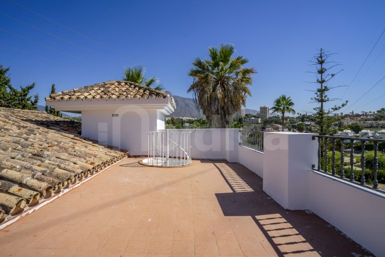 Villa till salu i Nueva Andalucia