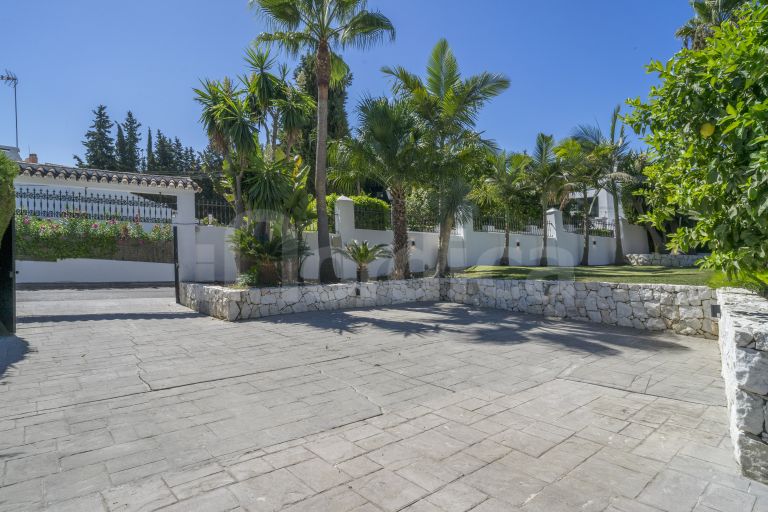 Villa till salu i Nueva Andalucia