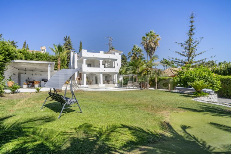 Villa till salu i Nueva Andalucia