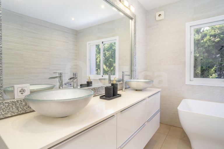 Villa till salu i Nueva Andalucia