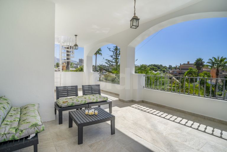 Villa till salu i Nueva Andalucia