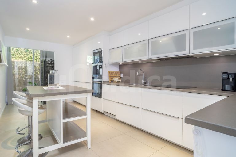 Villa till salu i Nueva Andalucia