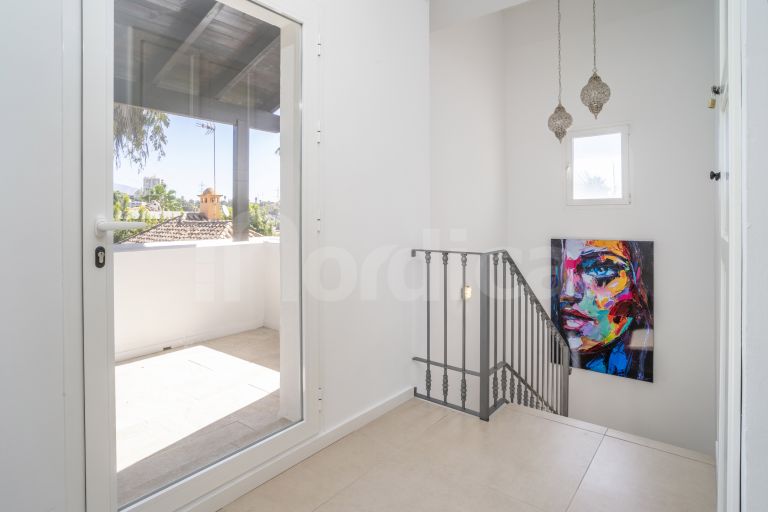 Villa till salu i Nueva Andalucia