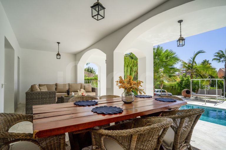 Villa till salu i Nueva Andalucia