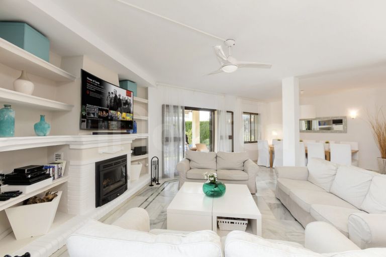 Villa for sale in Los Naranjos