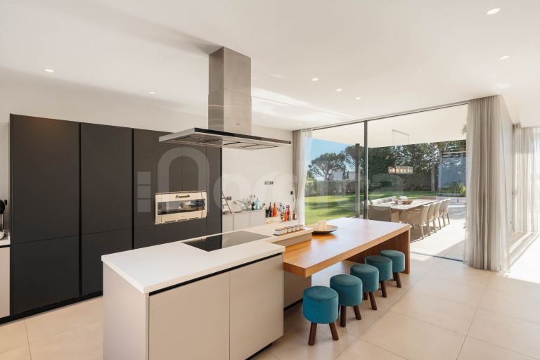 Villa for sale in El Madroñal