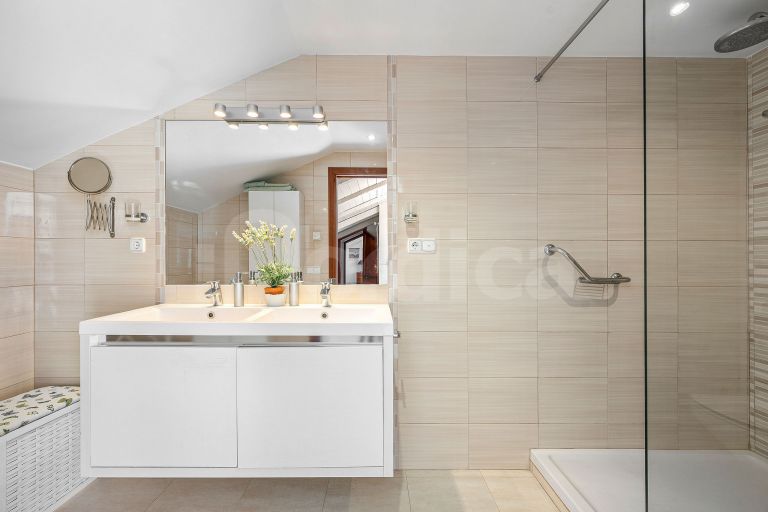 Duplex Penthouse for sale in Aloha Mirasierra