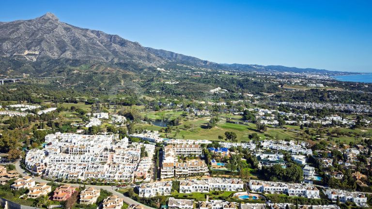 Duplex Penthouse for sale in Aloha Mirasierra