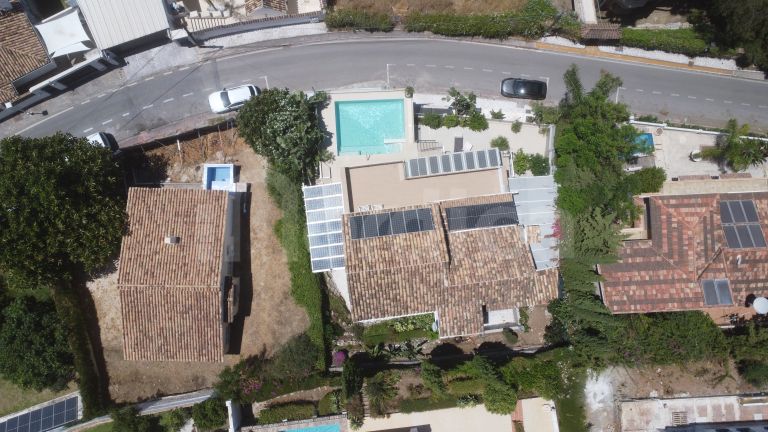 Villa for sale in Nueva Andalucia