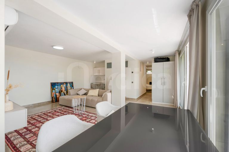 Villa for sale in Nueva Andalucia