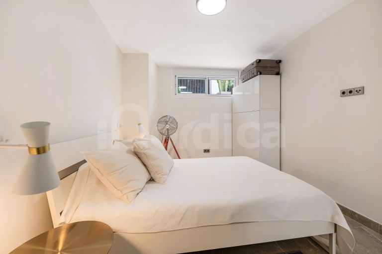 Villa for sale in Nueva Andalucia