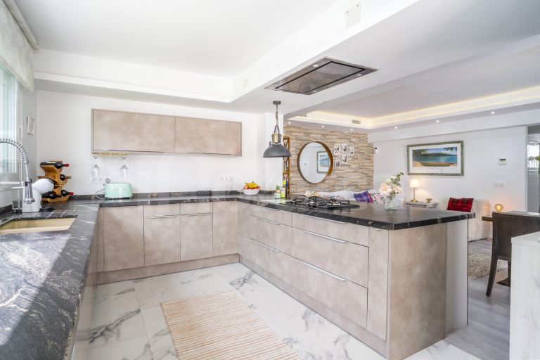 Villa for sale in La Campana