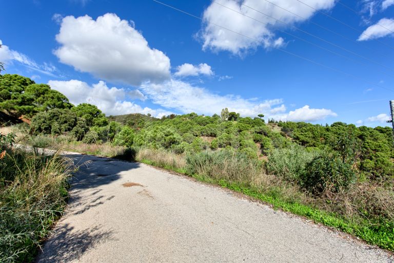 Plot for sale in Los Reales - Sierra Estepona