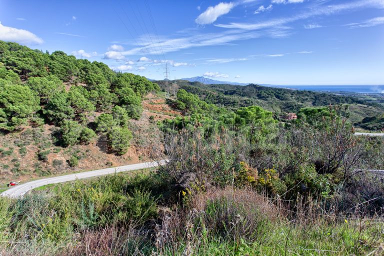 Plot for sale in Los Reales - Sierra Estepona