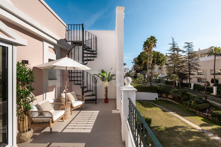 Duplex Penthouse for sale in Aloha Gardens