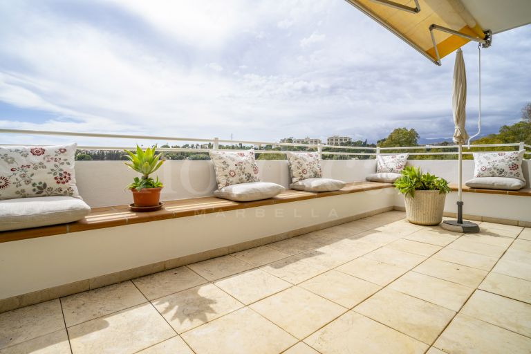 Apartment for sale in Guadalmina Alta