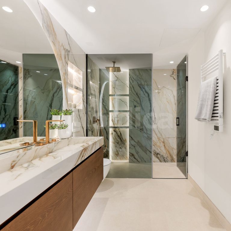 Apartment for sale in Los Monteros Palm Beach