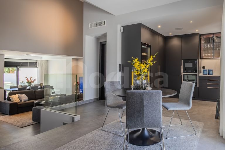 Town House for sale in La Colina