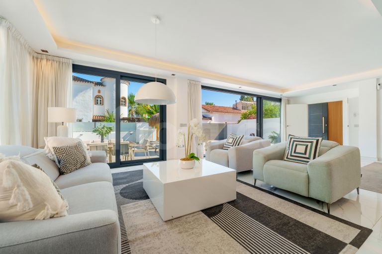 Villa till salu i Nueva Andalucia