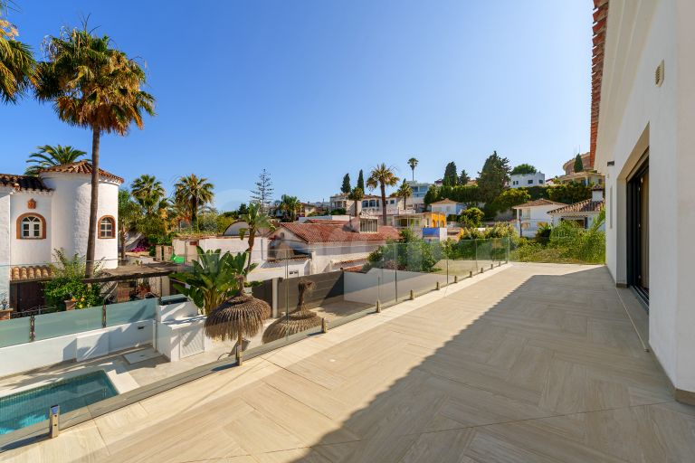 Villa till salu i Nueva Andalucia