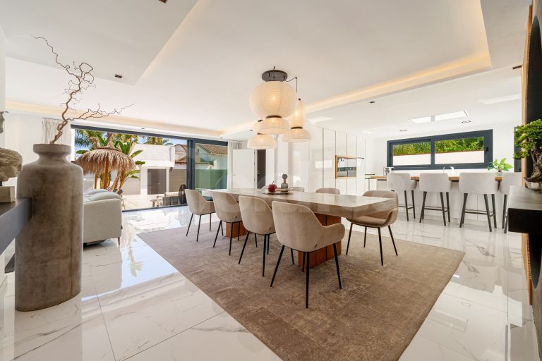 Villa till salu i Nueva Andalucia